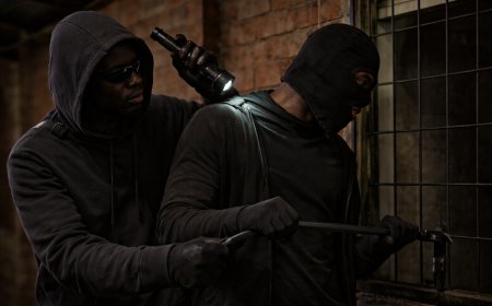 Armed Gang Gets Away With US$10,000 Worth of Goods & Cash in Midnight Tuckshop Raid