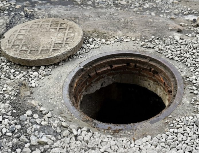 Gweru Council Worker Hospitalised in Suspected Manhole Toxic Gas  Exposure